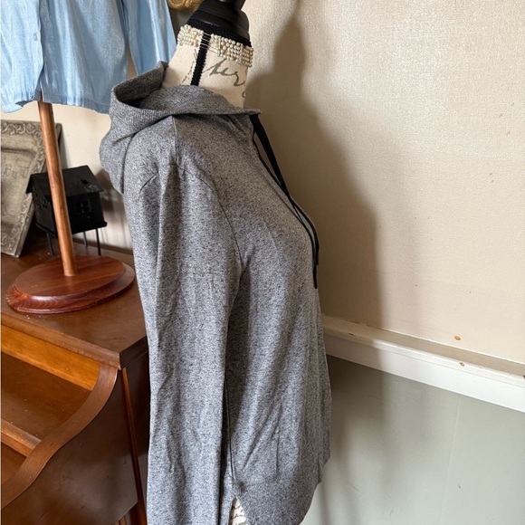 Amazon Essentials Gray Hooded Sweatshirt Relaxed Fit - Picture 4 of 7